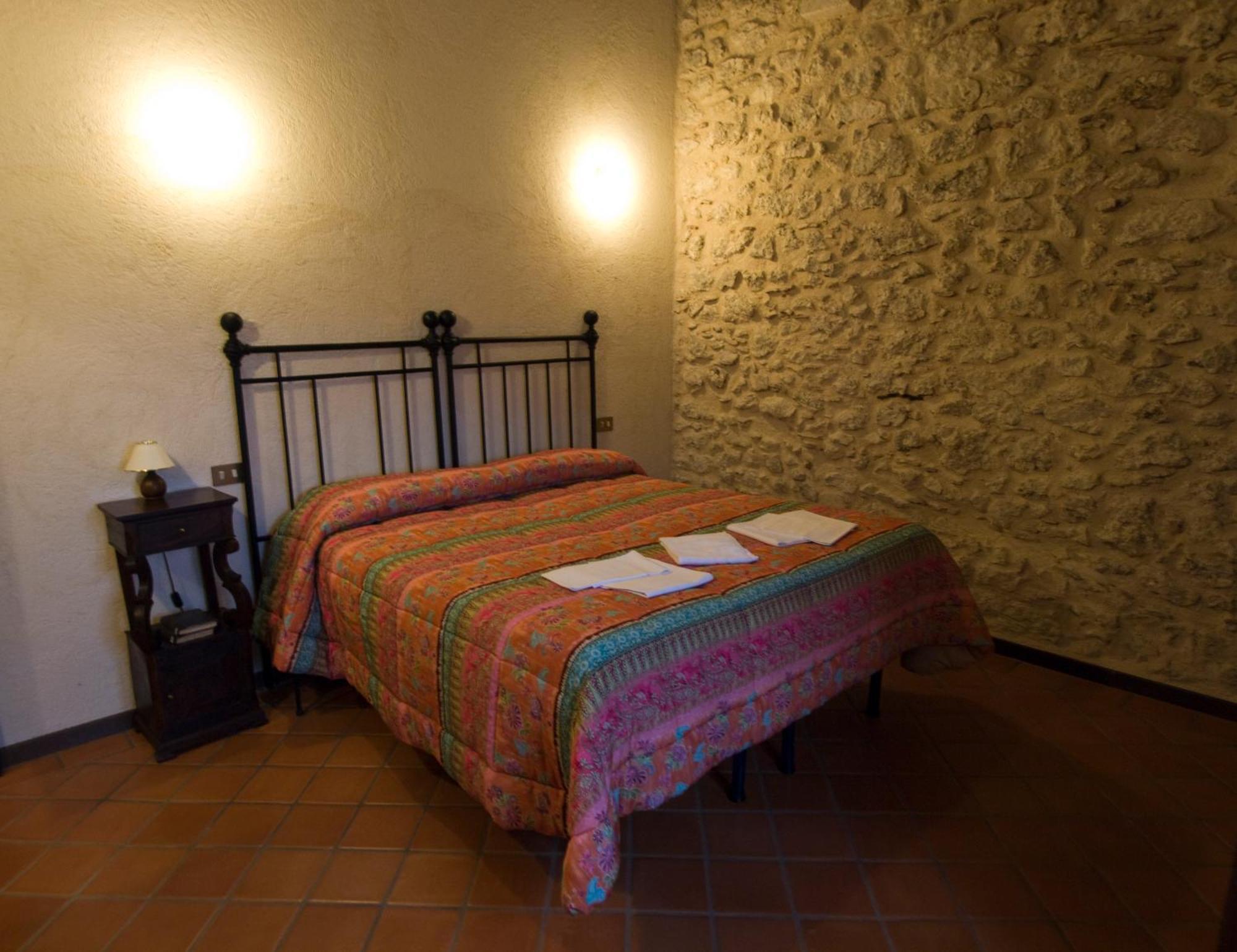 La Casa Su Le Dimore Del Borgo Aparthotel ซานโตสเตฟาโน ดิ เซสซานีโอ ภายนอก รูปภาพ