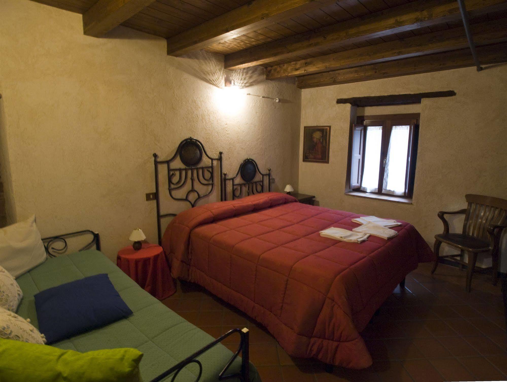 La Casa Su Le Dimore Del Borgo Aparthotel ซานโตสเตฟาโน ดิ เซสซานีโอ ภายนอก รูปภาพ